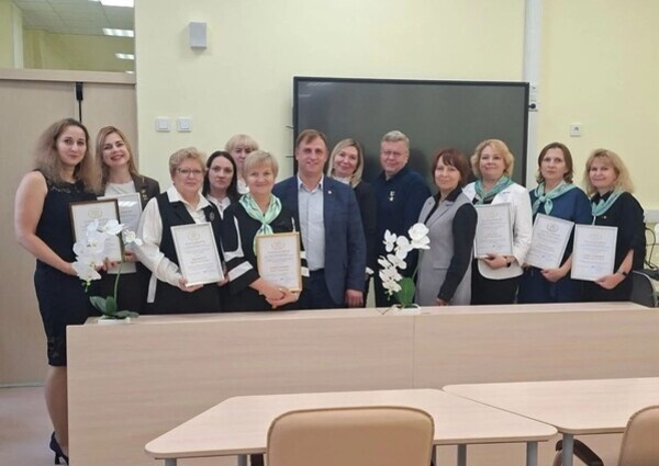 Профсоюзы СОЦПРОФ: Сергей Вострецов и Дмитрий Полковников посетили школы северо-запада Санкт-Петербурга